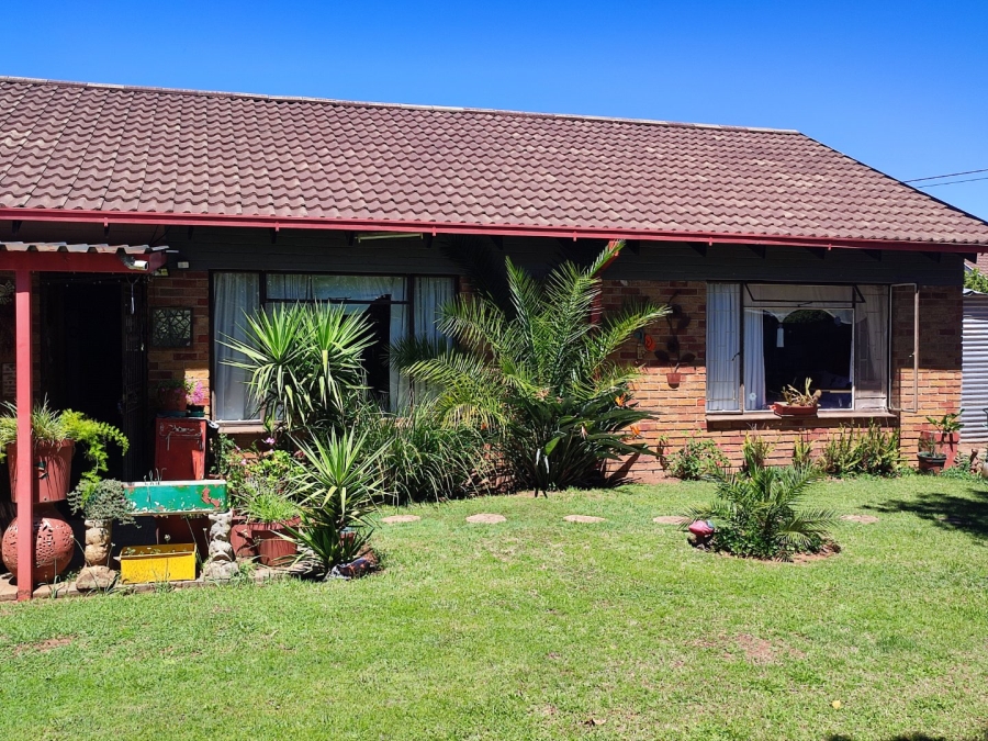 4 Bedroom Property for Sale in Pellissier Free State